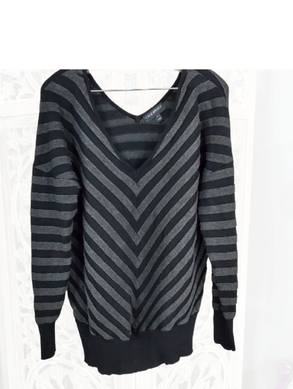 Lane Bryant Black and Gray Chevron-Striped double V-Neck Sweater.   Sz 18/20